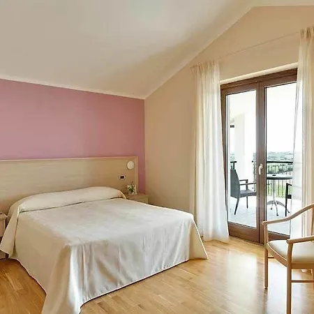 Magnificat Hotel&resort מלון