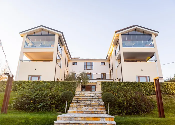 马尼菲卡特酒店 3* 卡诺萨圣尼塔