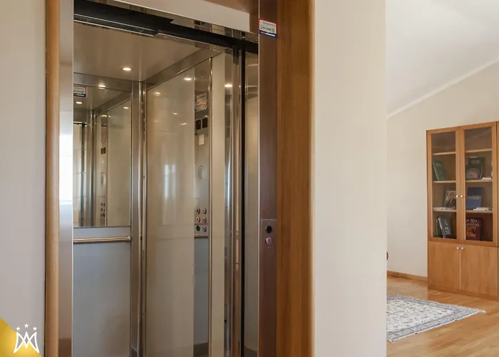 马尼菲卡特酒店 3* 卡诺萨圣尼塔